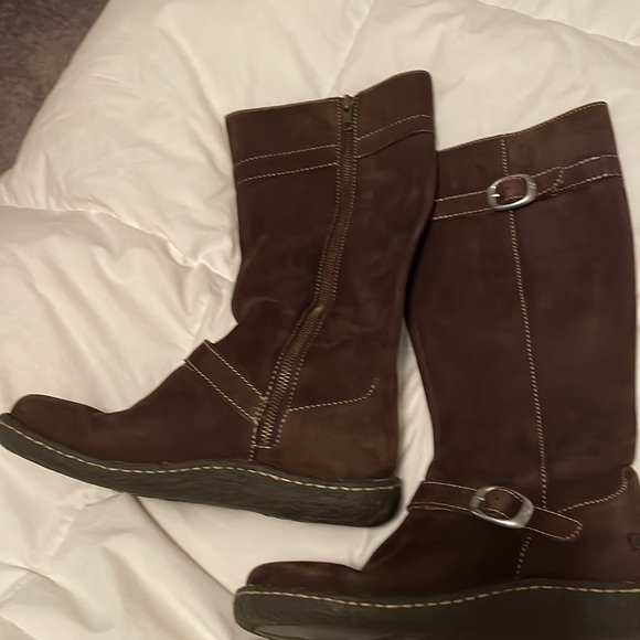Born Evergreen Brown Leather Tall Riding Boots 7.5 - never wore them -too small. - Picture 6 of 6